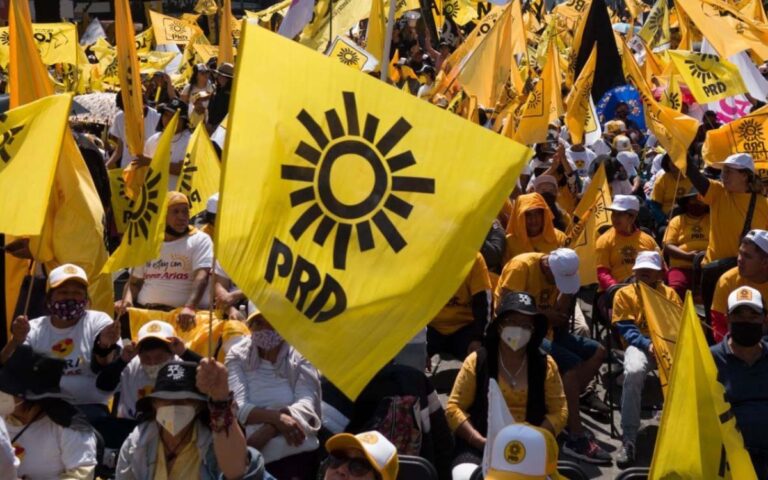 INE formaliza pérdida de registro del PRD