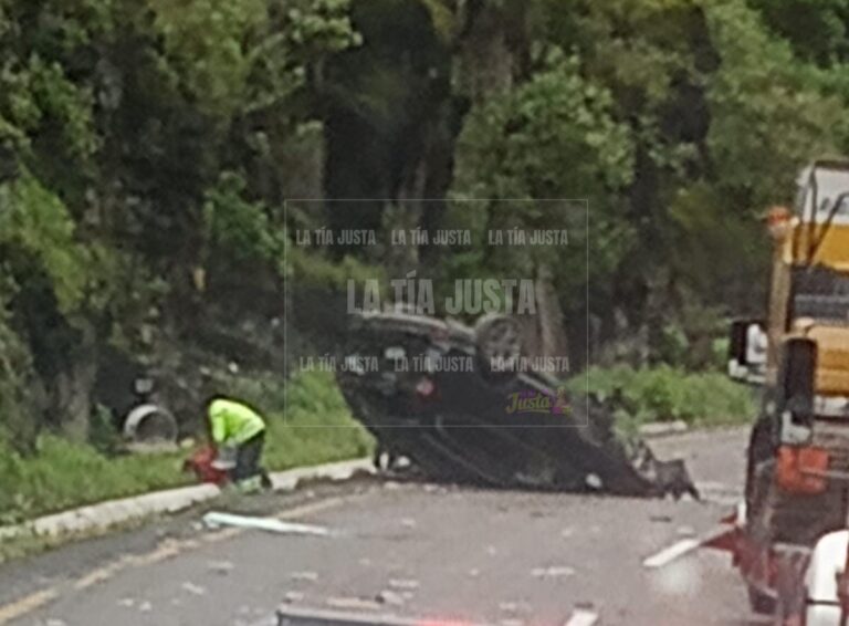 Fuerte accidente por alcance en las Cumbres de Maltrata 