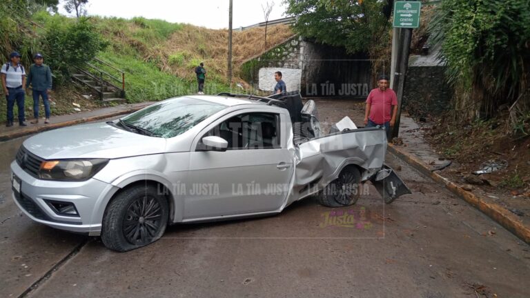 CAE CAMIONETA DE PUENTE DE LA QUEBRADORA