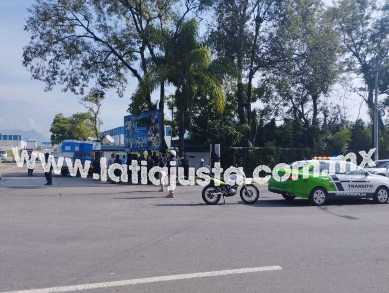 PROTESTA EN TALLERES Y ACEROS, EN IXTACZOQUIITLÁN.