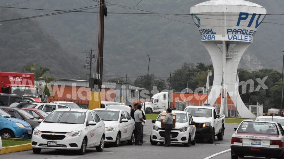 PROTESTA DE TRABAJADORES DE COCA COLA FEMSA EN PARQUE INDUSTRIAL VALLE DE ORIZABA.