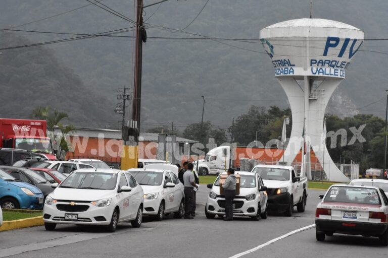 PROTESTA DE TRABAJADORES DE COCA COLA FEMSA EN PARQUE INDUSTRIAL VALLE DE ORIZABA.