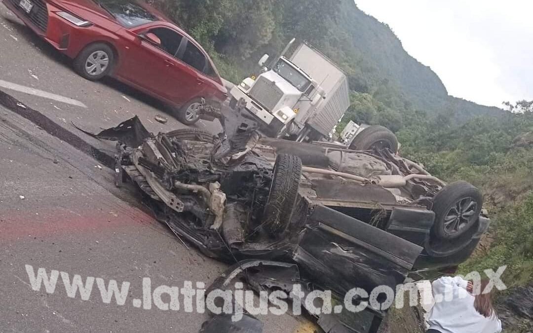 SE REGISTRA FUERTE ACCIDENTE POR ALCANCE EN LAS CUMBRES DE MALTRATA.