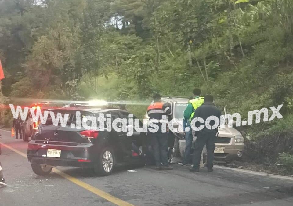 SEGISTRA CHOQUE EN COSCOMATEPEC ENTRE PARTICULAR Y CAMIONETA.