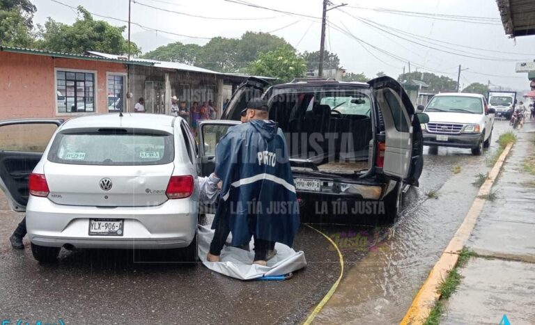 Muere abuelito en vehículo particular; lo trasladaban a un hospital