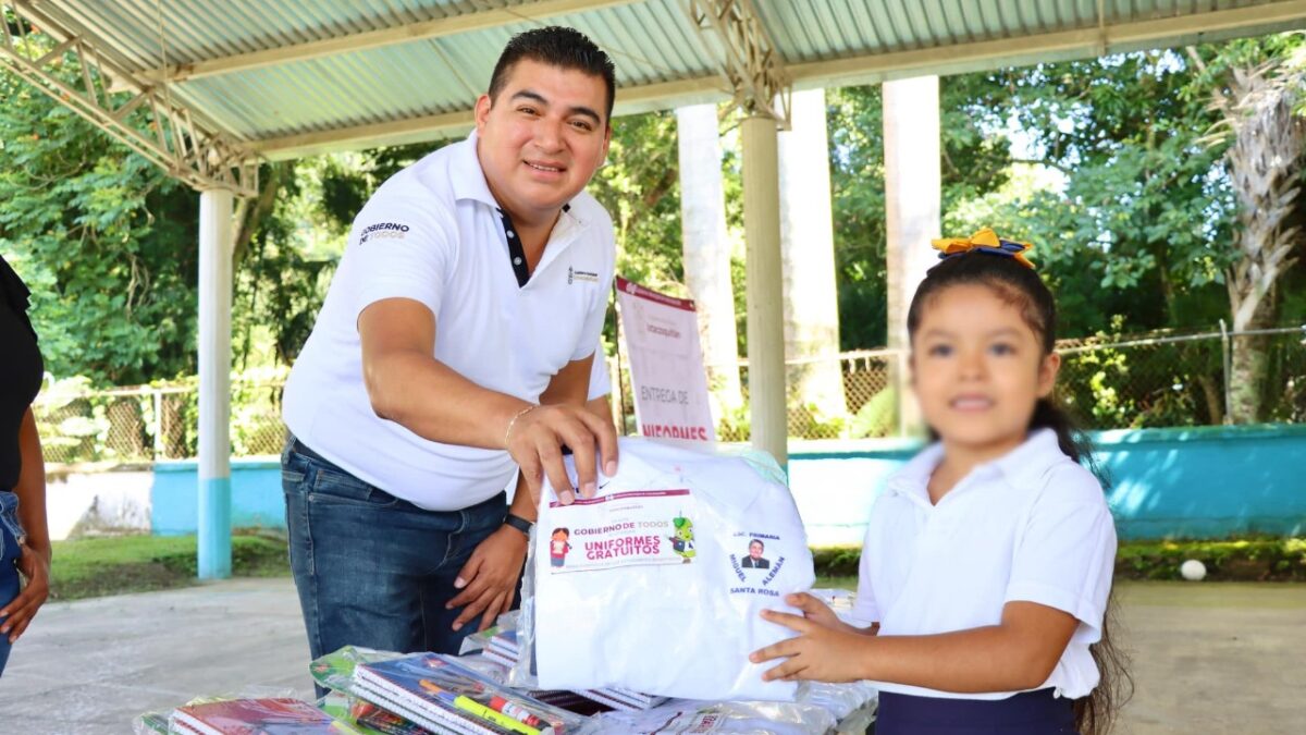 ENTREGARÁN EN IXTAC, MÁS DE 8 MIL UNIFORMES Y ÚTILES ESCOLARES GRATUITOS