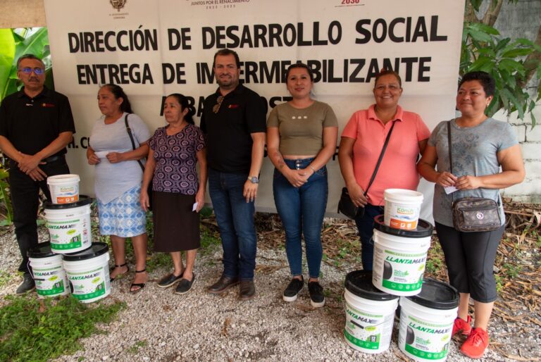Benefician a familias con impermeabilizante a bajo costo
