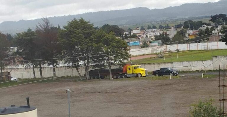 Ciudadanos de Esperanza Puebla denuncian robo de tráiler