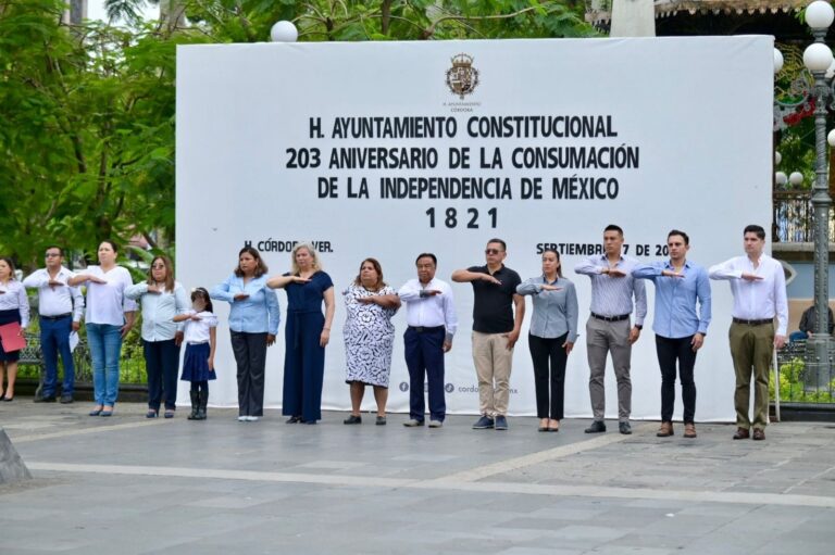 Conmemoran 203 Aniversario de la Consumación de la Independencia de México