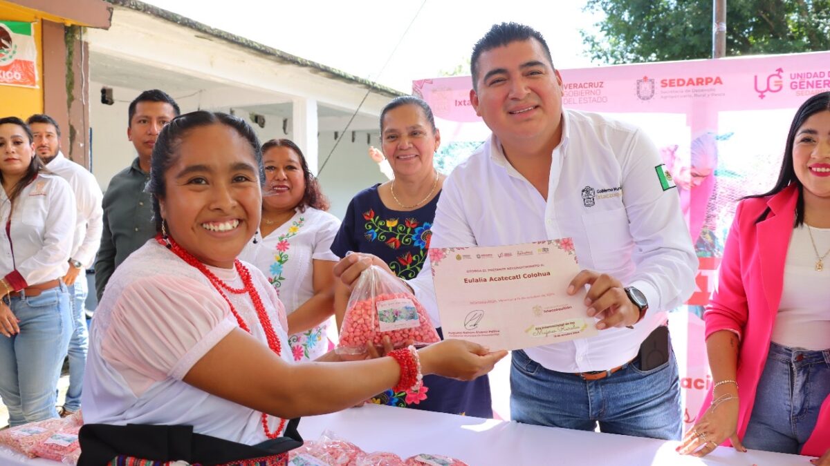 CONMEMORAN EN IXTACZOQUITLÁN, EL DÍA INTERNACIONAL DE LA MUJER RURAL