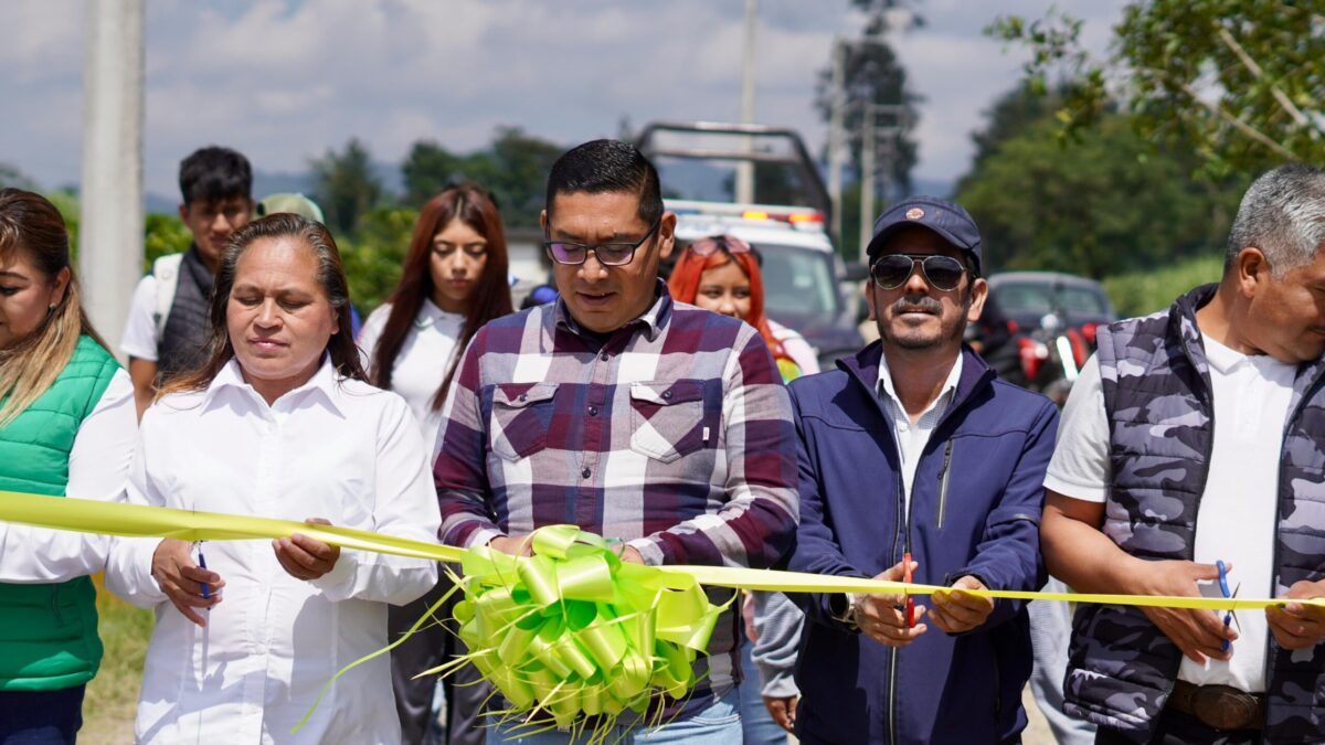 Inaugura Ernesto Ruiz obra en beneficio del Tevacom