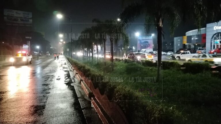 Cierra PC carril en el bulevar Tratados de Córdoba