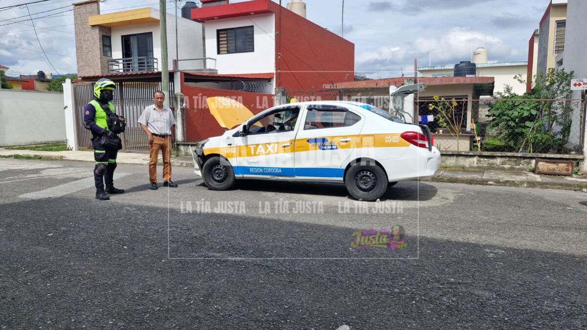 CHOCA TAXISTA Y MOTOCICLISTA