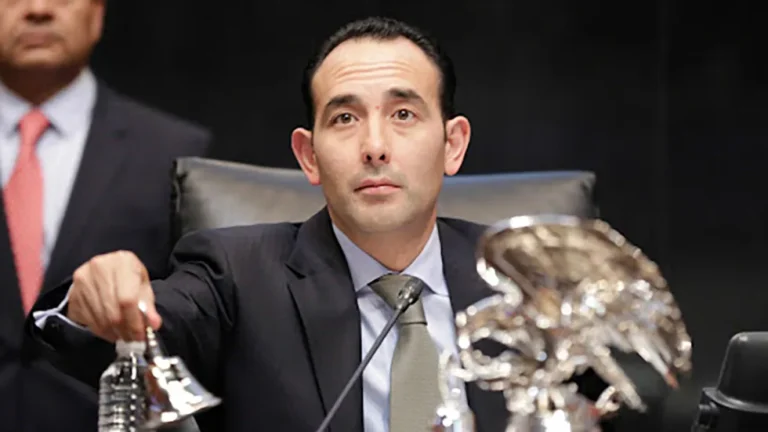 Roberto Gil se destapa como aspirante a ministro de la Suprema Corte
