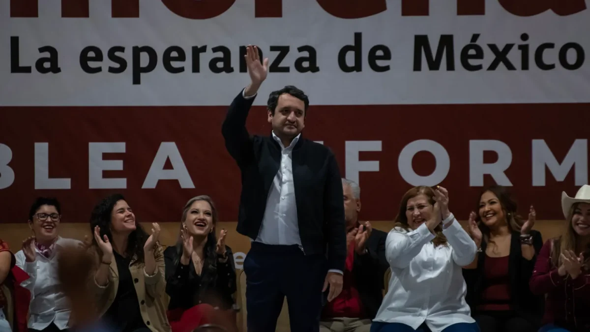 López Beltrán aparece por primera vez como secretario de Morena