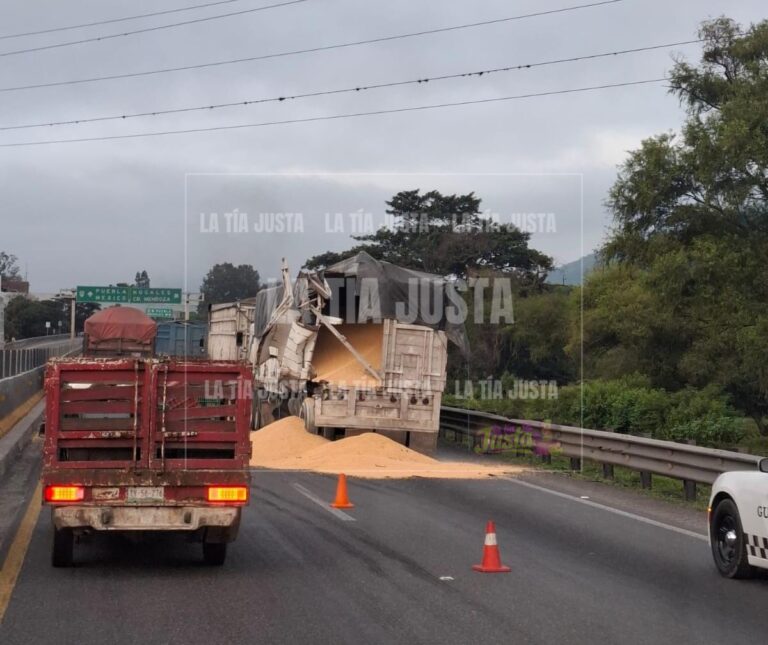 Chocan tráileres en la autopista 150D Orizaba-Puebla