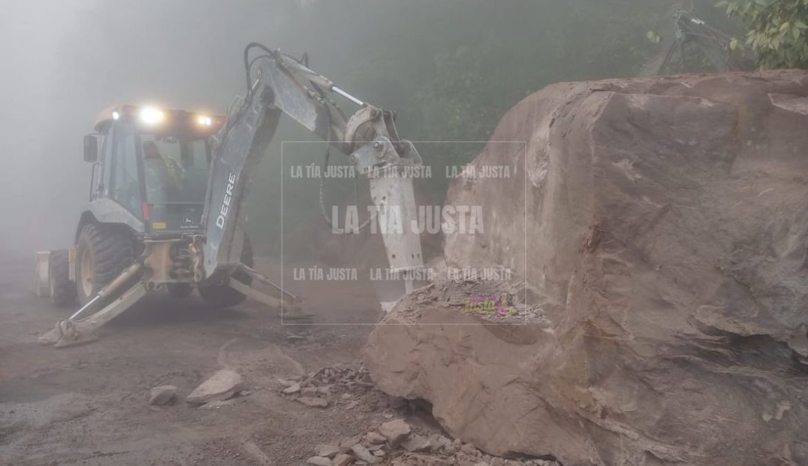 Continúa parcialmente cerrada la circulación vehicular de la autopista Cd. Mendoza- Acatzingo