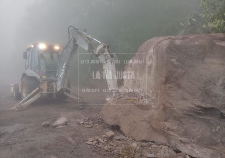 Continúa parcialmente cerrada la circulación vehicular de la autopista Cd. Mendoza- Acatzingo