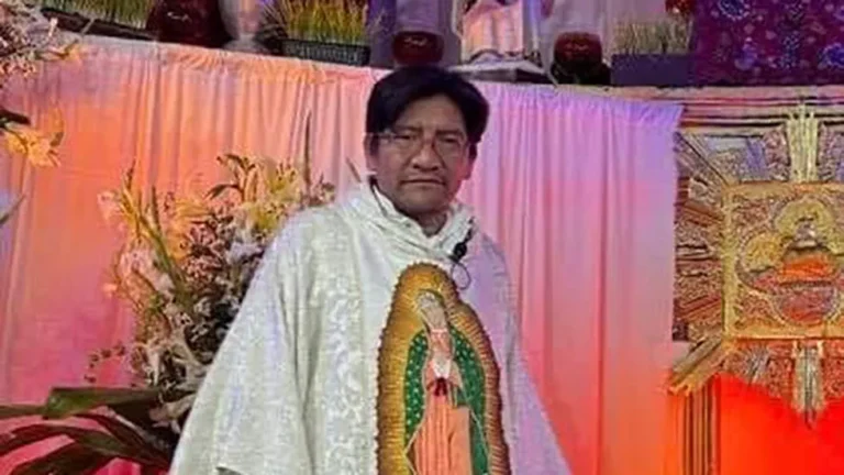 LE QUITAN LA VIDA AL PÁRROCO MARCELO PÉREZ TRAS MISA EN CHIAPAS