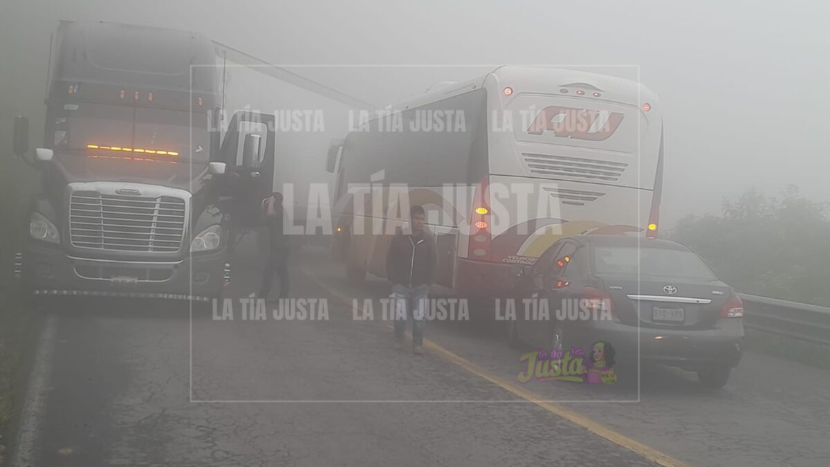 CHOQUE POR ALCANCE ENTRE AUTOBÚS Y VEHÍCULO