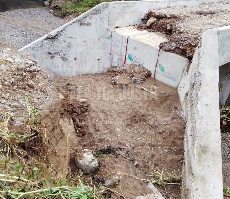 Se desploma puente y deja incomunicadas a más de 10 mil familias