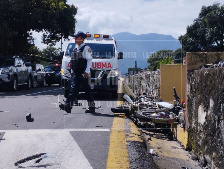 Choque entre motocicleta y particular