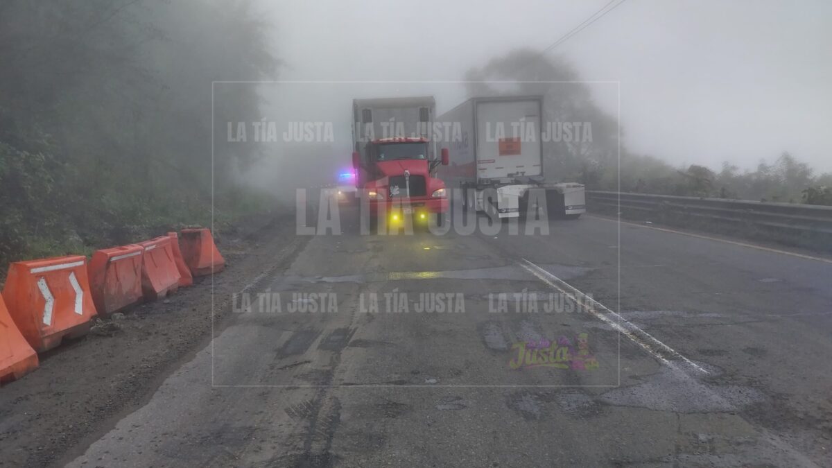 Retiro de derrumbe en la autopista podría tardar hasta un mes