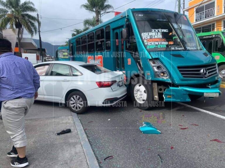 Choca particular y autobús de pasaje