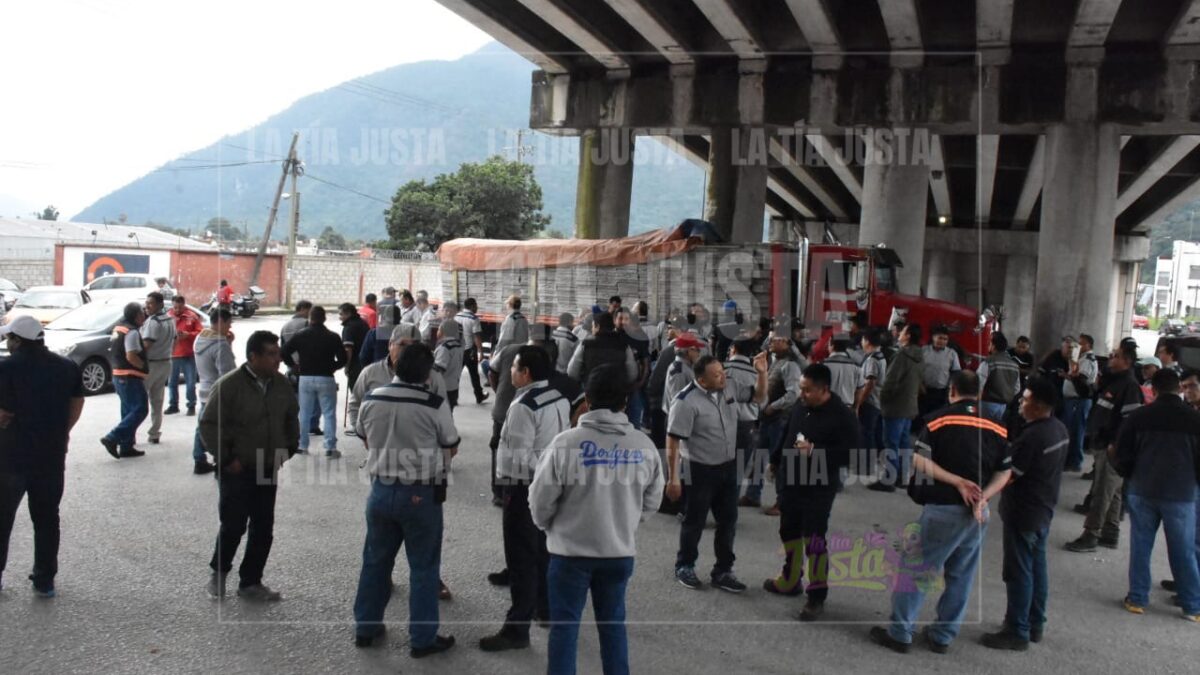 Protestan operadores depor despido injustificado