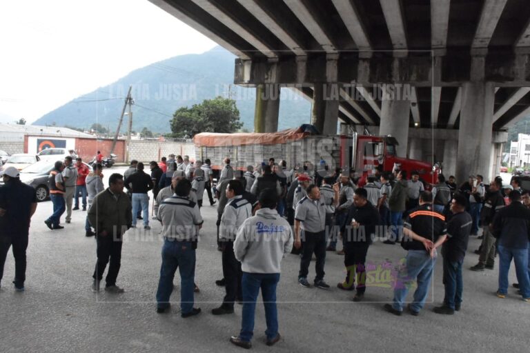 Protestan operadores depor despido injustificado