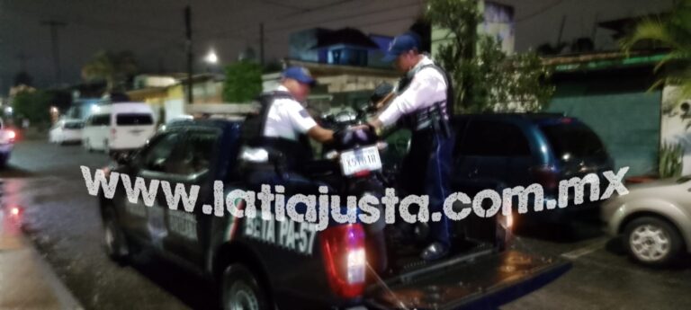 POLICÍA MUNICIPAL DE ORIZABA LOGRA RECUPERACIÓN DE MOTOCICLETA QUE MINUTOS ANTES HABÍA SIDO ROBADA POR DELINCUENTES.