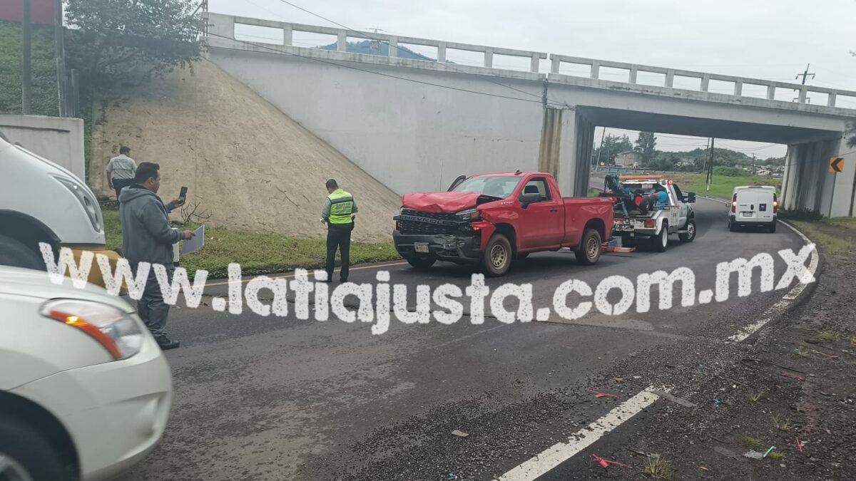 CHOQUE FRONTAL EN LIBRAMIENTO VICENTE GUERRERO DE LA AUTOPISTA 150D PUEBLA-ORIZABA.