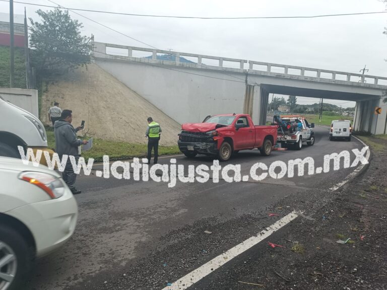 CHOQUE FRONTAL EN LIBRAMIENTO VICENTE GUERRERO DE LA AUTOPISTA 150D PUEBLA-ORIZABA.