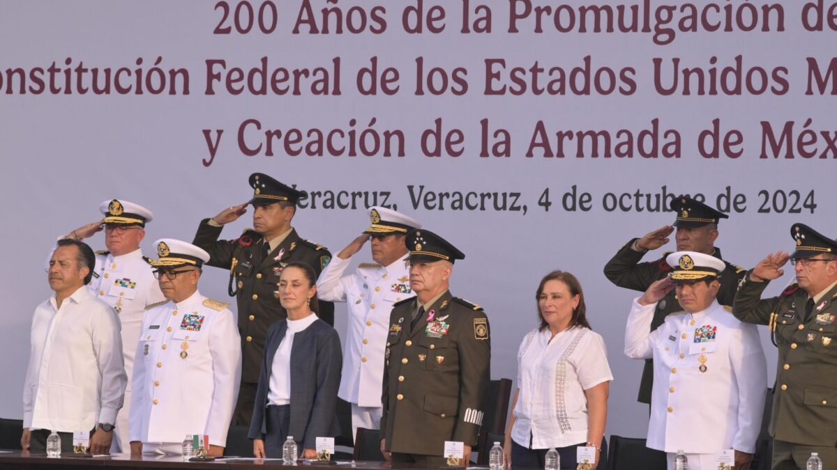 Asiste obernadora electa de Veracruz al 203 Aniversario de la Armada de México
