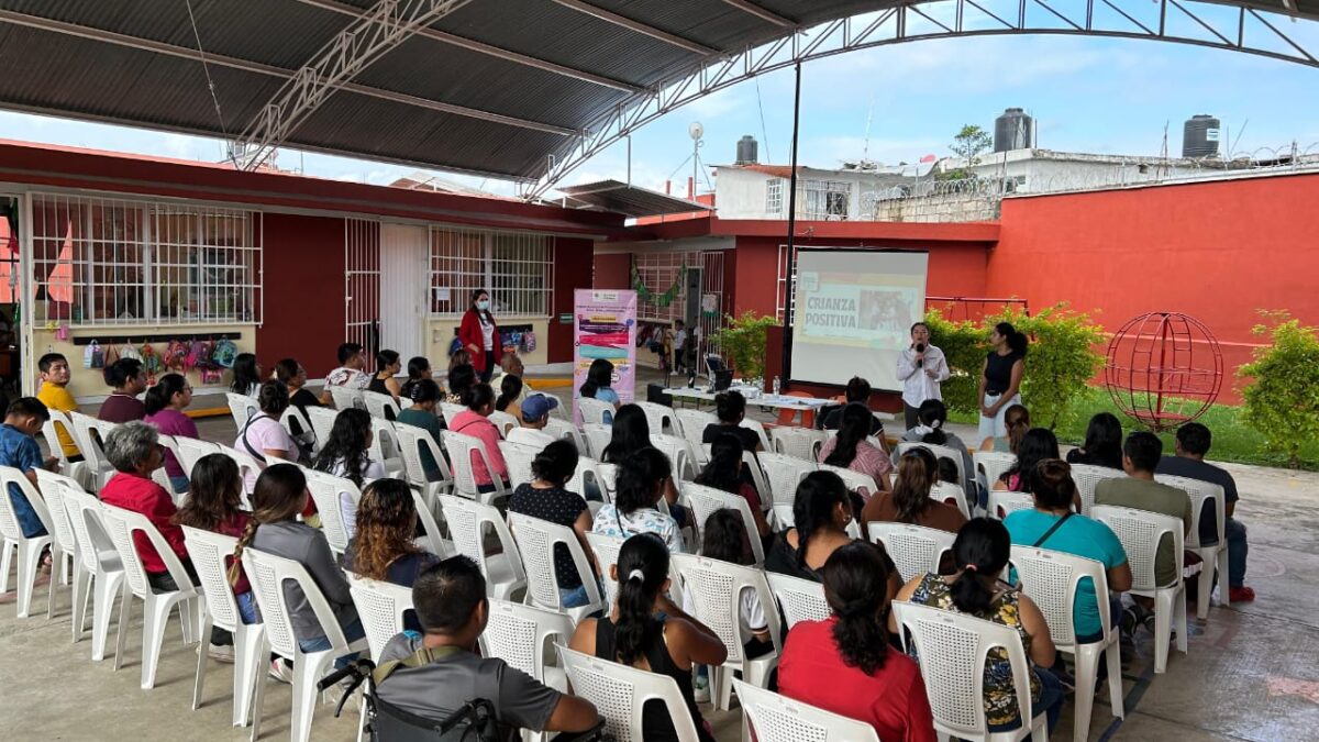 Trabaja SIPINNA en escuelas con niños y padres de familia