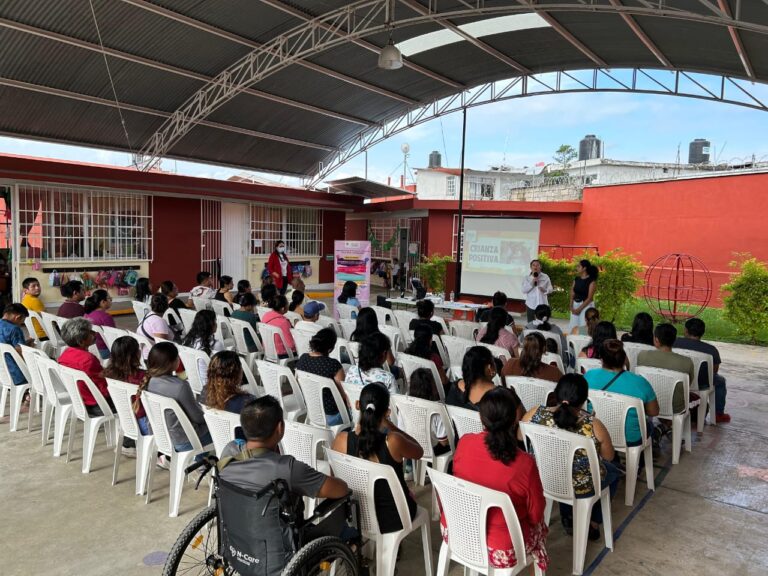 Trabaja SIPINNA en escuelas con niños y padres de familia