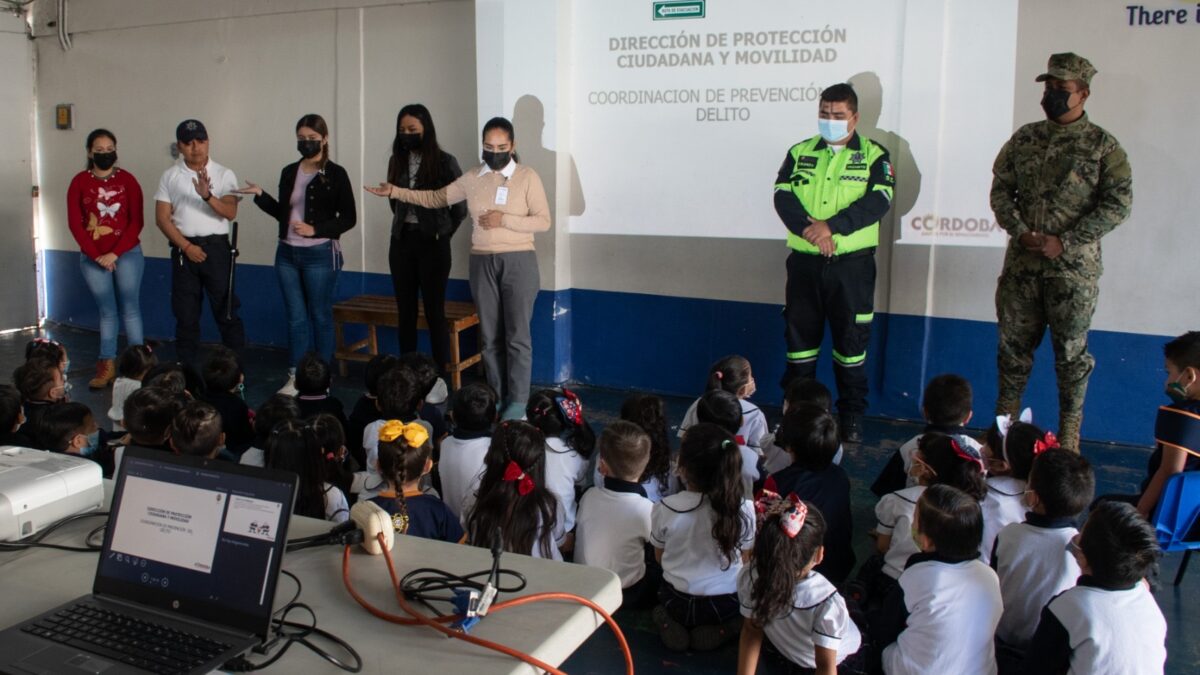 En el mes de octubre se atienden centros educativos y el sector empresarial en pláticas de prevención