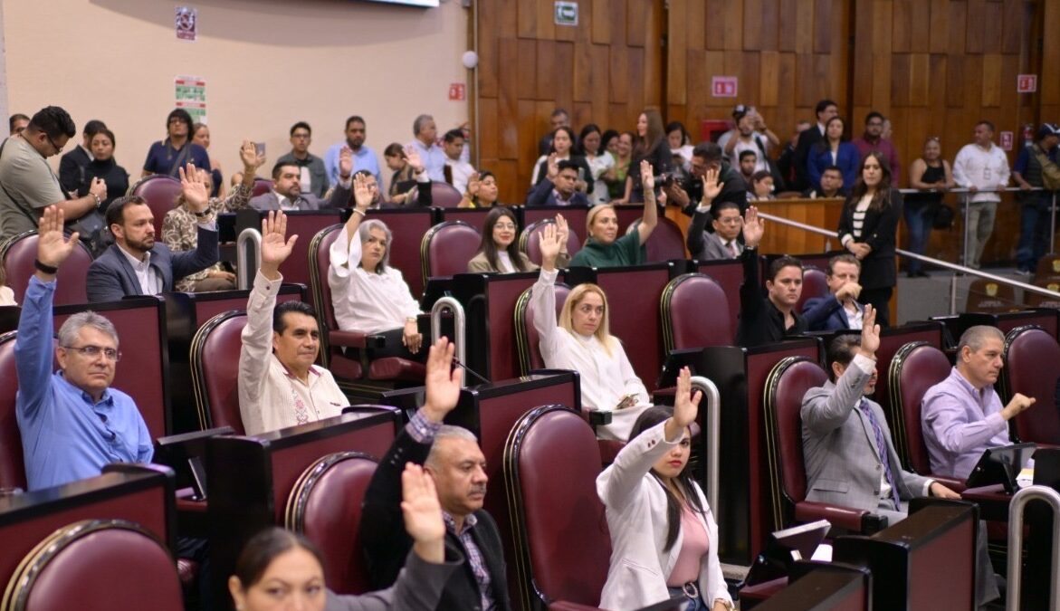 Declara Congreso la conformación de cuatro grupos legislativos