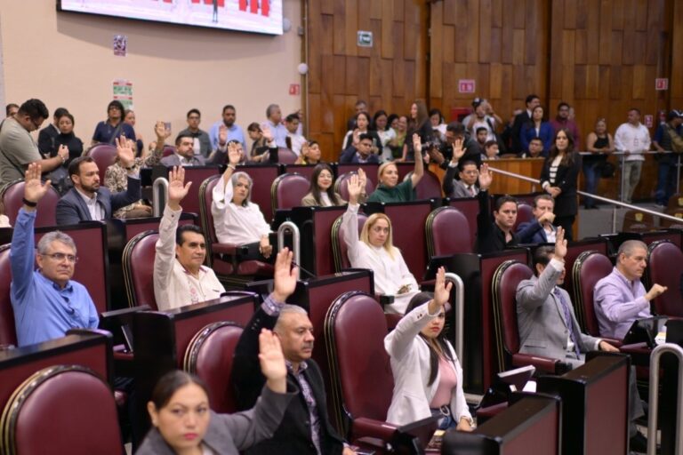 Declara Congreso la conformación de cuatro grupos legislativos
