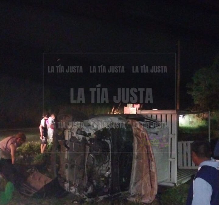 MUEREN DOS EN VOLCADURA