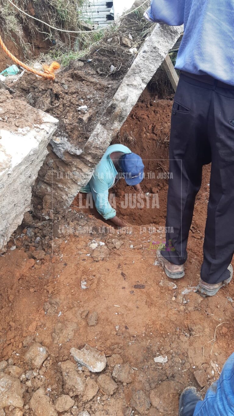 Muer3 hombre sepultado por una barda en Soledad Atzompa