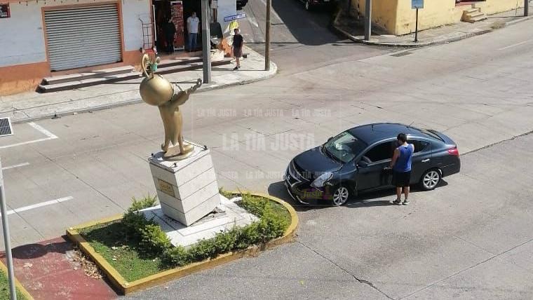 Casi le da en “la torre” al grillito cantor