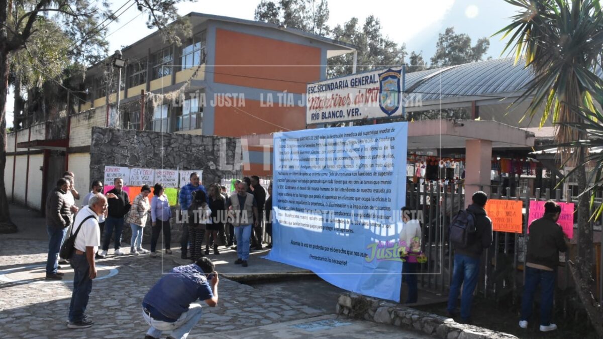 Paro de brazos caídos en planteles de la zona 23