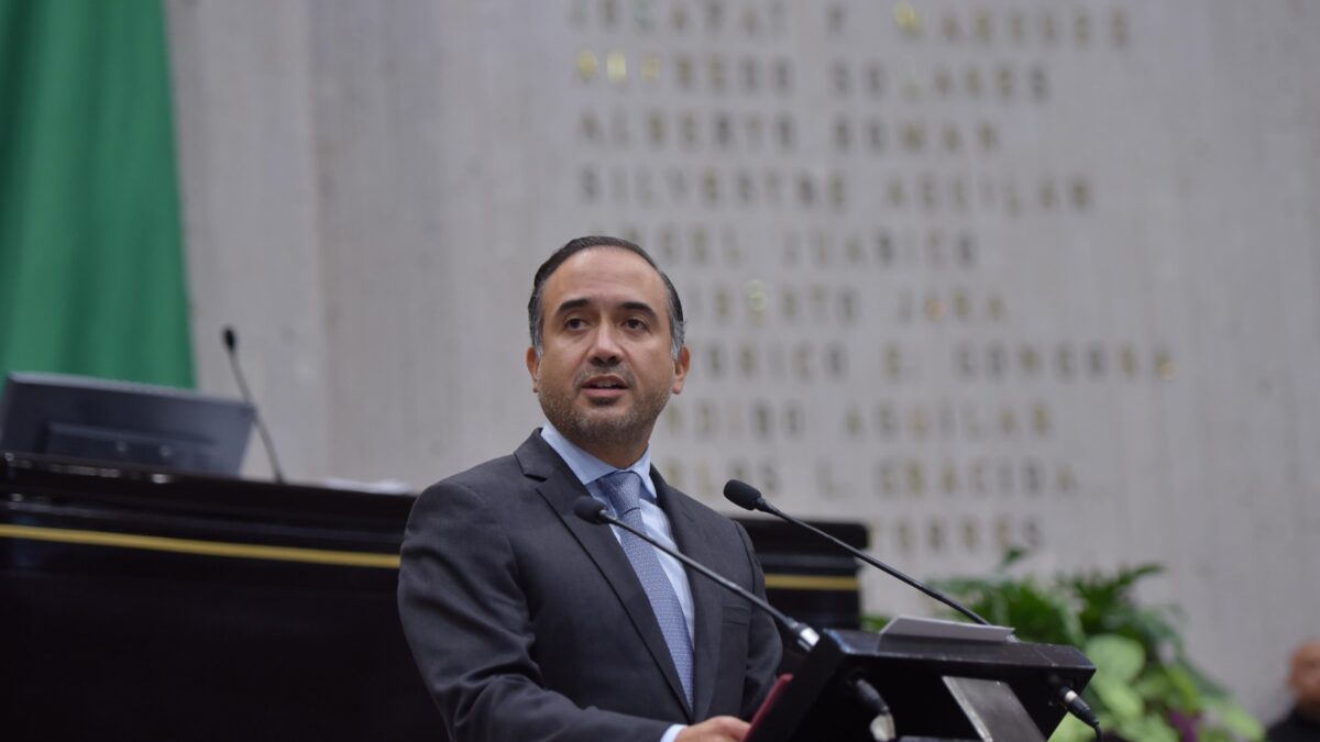 Plantea diputado que las licencias de conducir sean permanentes