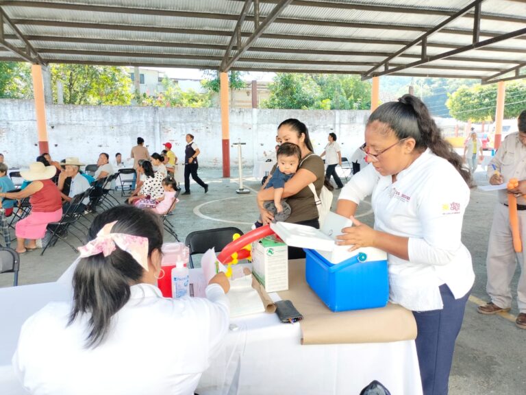 EN IXTACZOQUITLÁN, INVITAN A CIUDADANOS A PARTICIPAR EN CAMPAÑA DE SALUD