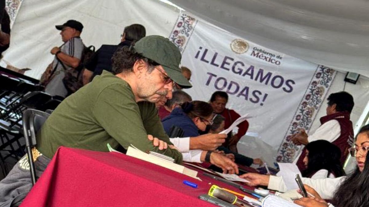 Quadri se queja de ‘acoso oficial’ tras ser exhibido por Sheinbaum solicitando una Pensión del Bienestar