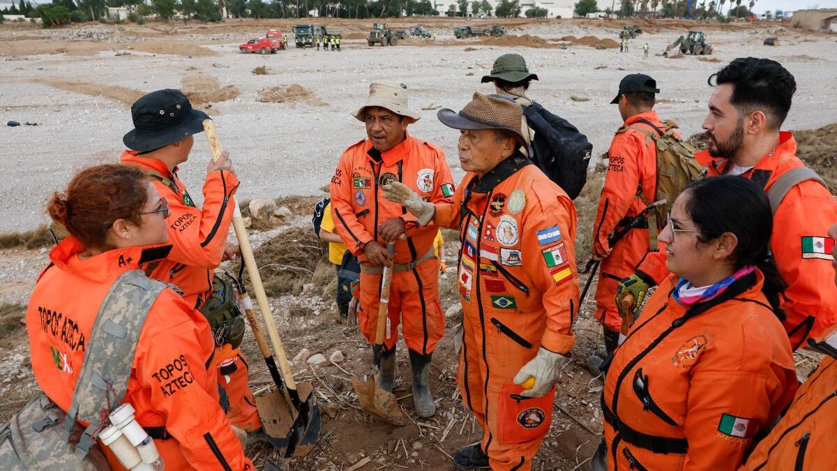 Topos Aztecas mexicanos buscan a desaparecidos por la DANA en España