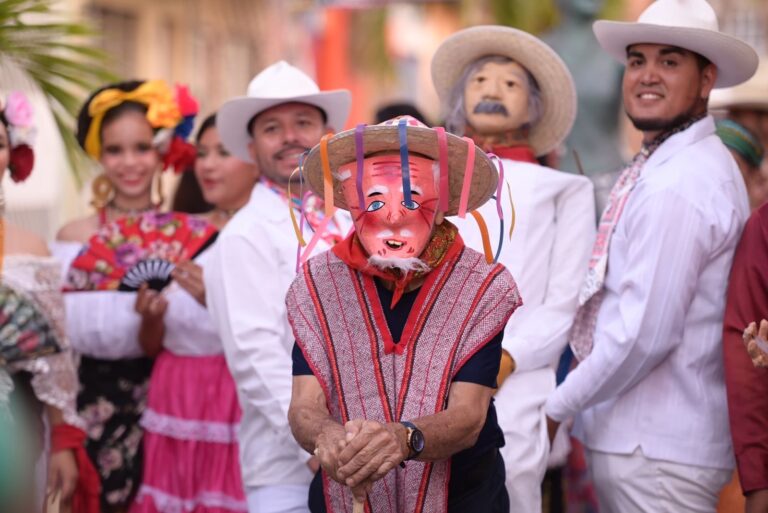Rocío Nahle invita a celebrar el fin de año con la tradición de El Viejo