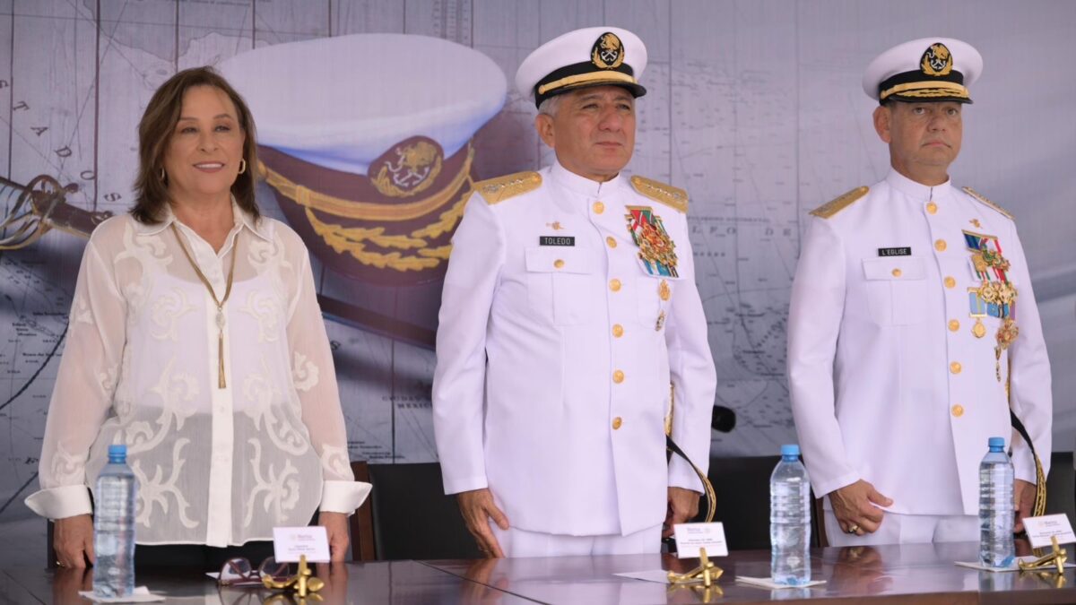 Rocío Nahle participó en el cambio de mando de la Primera Región Naval
