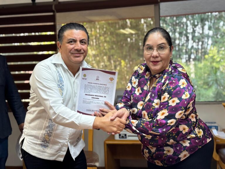 SEV designa a 12 delegados regionales en Veracruz